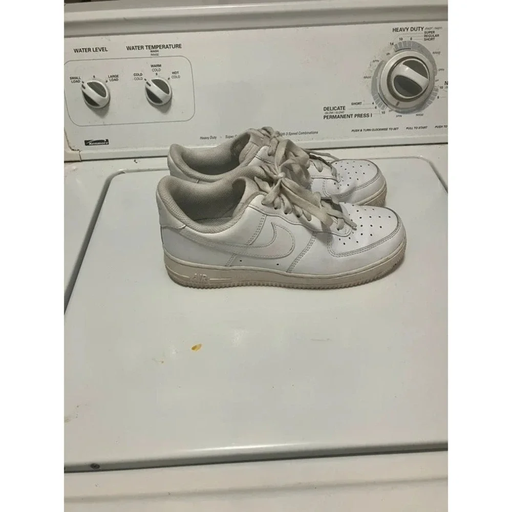 Nike Mens Air Force 1 07 CW2288-111 White Casual Shoes Sneakers Size 8